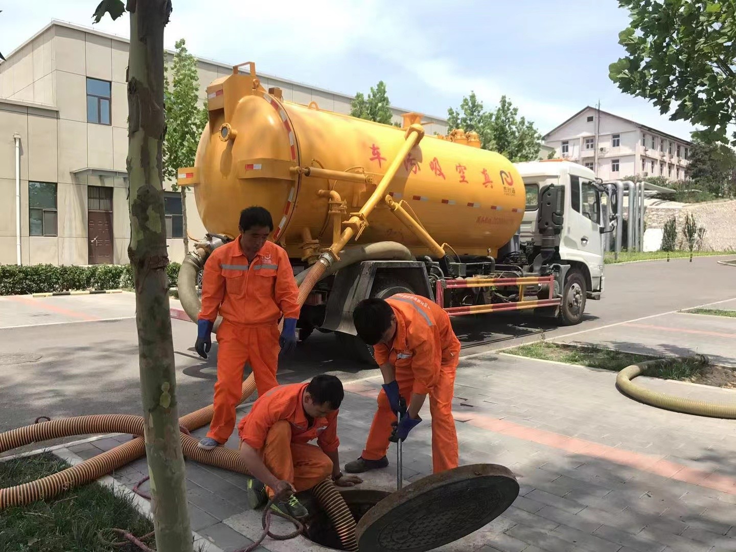 山亭化粪池清理与5-8吨吸粪车施工效率分析